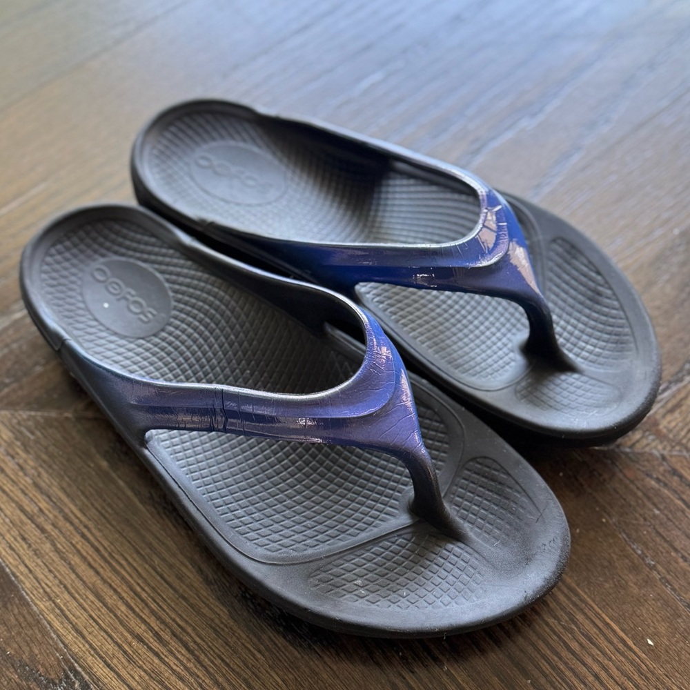 Oofos Sandals